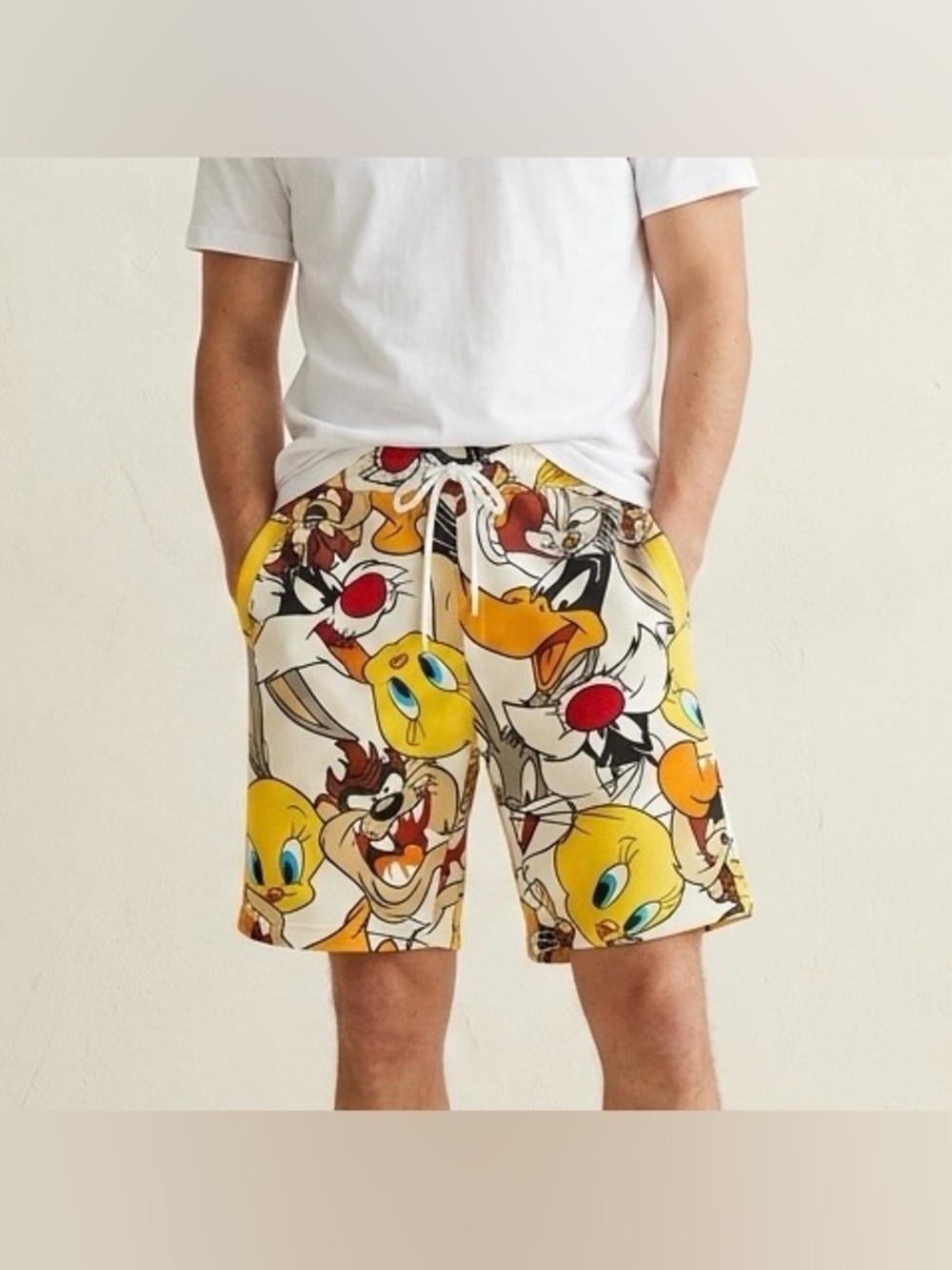 H and M Looney Tunes Character Print Elasticized Sweat Shorts Mens Size XS
